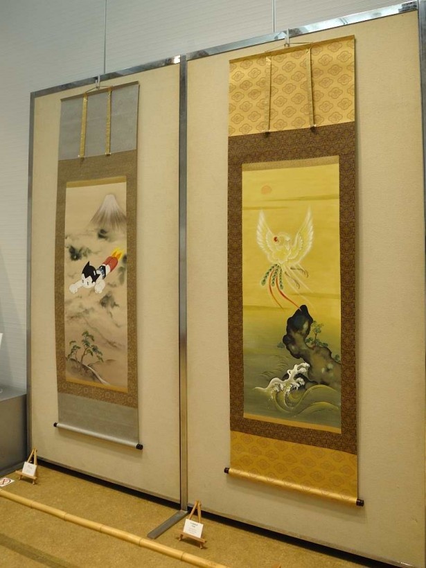 手塚作品と琳派の手法で描かれた日本画の意外な相性に驚かされる