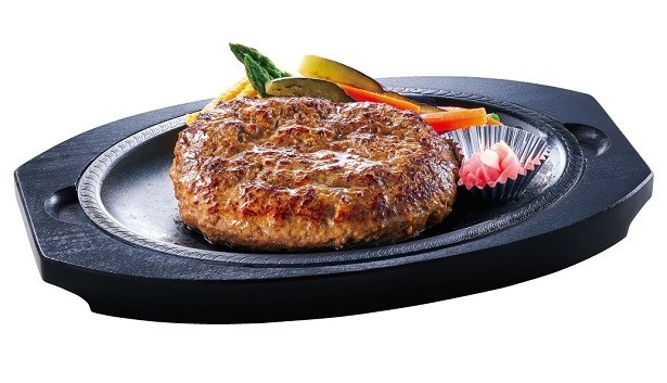 【写真を見る】圧巻のボリュームを誇る「肉塊ガリバーハンバーグ」