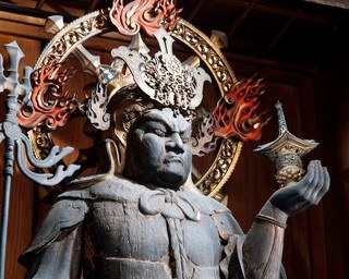 勝林寺の秋の拝観で等身大の毘沙門天王立像を公開！