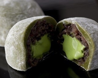 口に入れると液体になる抹茶寒天や和洋ハイブリッド菓子が期間限定で味わえる