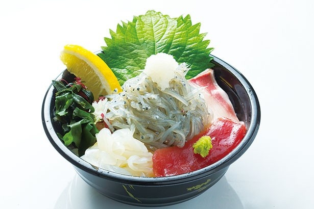 1日最大1,600食も食べられた生しらす丼(850円/道の駅あわじ)