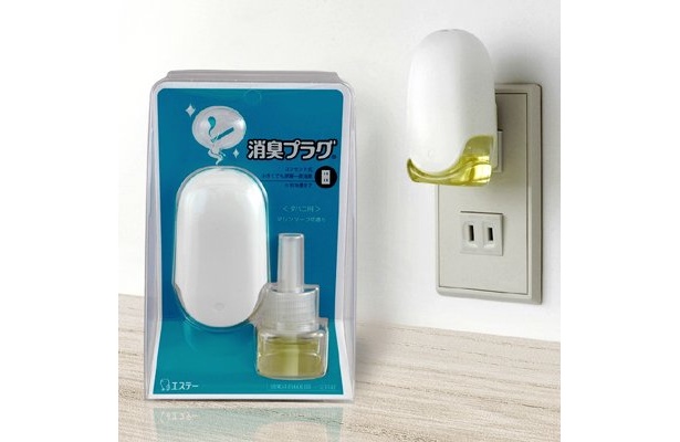 「消臭プラグ」（661円）も、佐藤ナオキ氏のデザイン