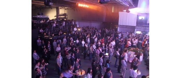 会場には多くの報道陣や関係者が詰め掛けた