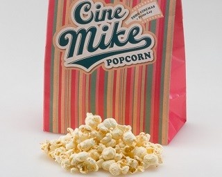 映画館専用ポップコーンに新味！「コンソメWパンチ」と「かつおだし」