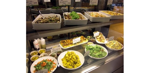 お惣菜も充実の「shiba-cafe」