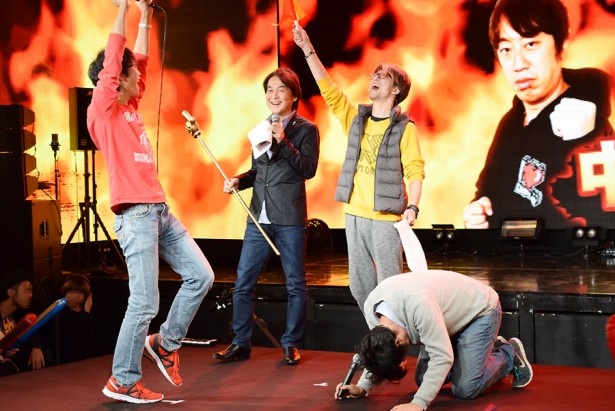 360度全面を囲むLEDパネルの演出にも注目