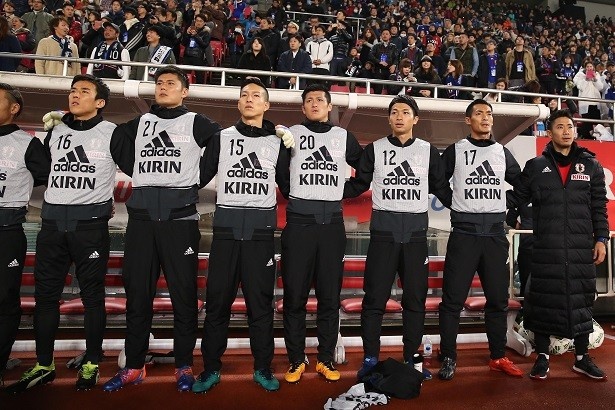 【写真を見る】11日のオマーン代表戦をけがで欠場した香川真司選手(右端)
