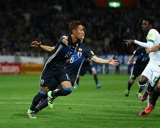 サッカー日本代表、世界への道！5万8000人の大観衆の前で決戦を制す