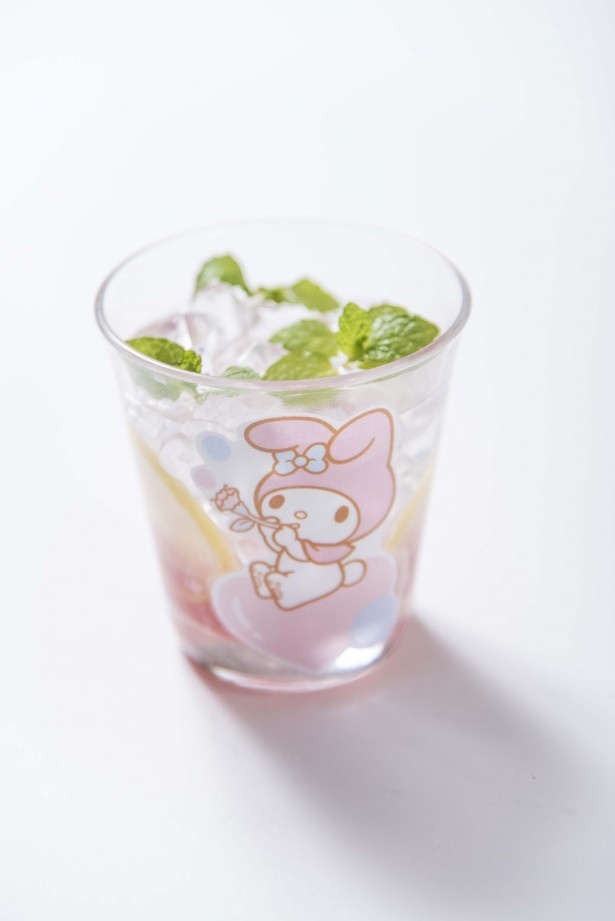 「メロちゃんソーダ、飲みたいでしょ？」裕も家で作るマイメロディソーダ(税抜780円)
