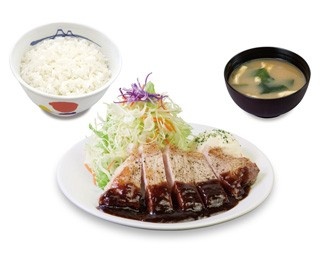 ニンニク香るブ厚い肉！松屋「厚切り豚テキ定食」11月22日(火)販売スタート