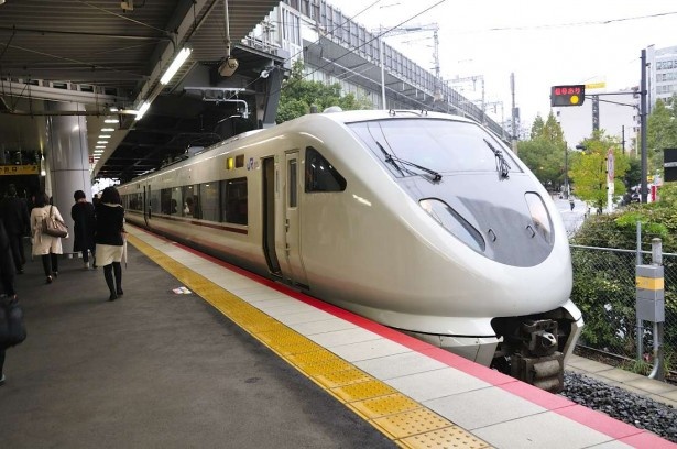JR新大阪駅より「こうのとり号」にのって城崎へ。行きも帰りも指定席でラクラク