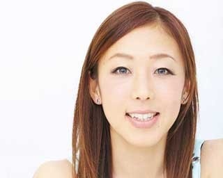 堺スケートリンク開幕に村主章枝が華麗なスケート披露