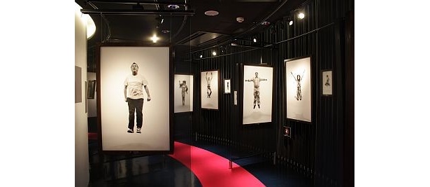 会場にはレッドカーペットが