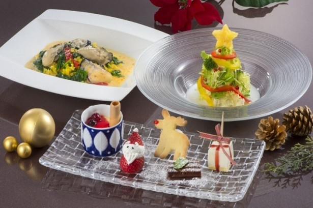施設内のレストラン「アルハンブラ」のクリスマス限定メニュー「クリスマスセット」(2200円)
