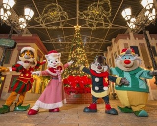 ビッグツリーに20万個のイルミ！志摩スペイン村のクリスマスは今年も豪華