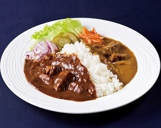 ひと皿で3度おいしいカレー！2つの味を混ぜても楽しめる