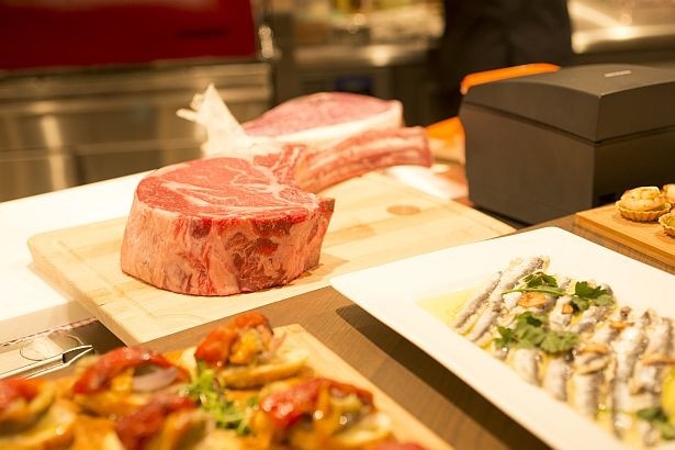 グリル料理を堪能できる「アサドール・デル・プラド」