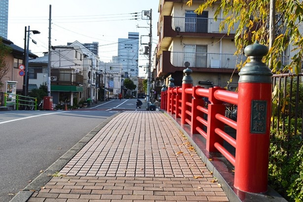 昭和のころのような趣のある景色が今なお残る「佃小橋｣