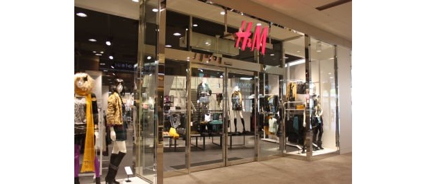人気店舗がめじろおしの同施設内には、初の郊外型店舗｢H&M｣の姿も