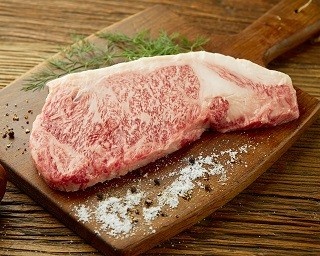 超太っ腹のクリスマスプレゼント！A5黒毛和牛ステーキが“一生無料”