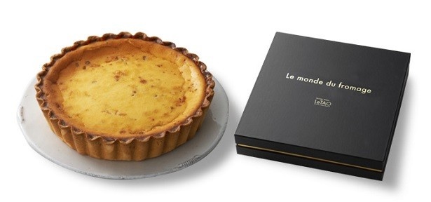 【写真を見る】1万2000円のチーズケーキ「ル モンド デュ フロマージュ」