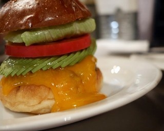 絶品チーズバーガー3選！ハンバーガーを知り尽くした男が太鼓判