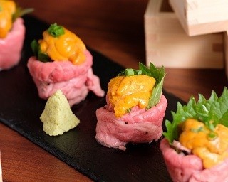 ウニと日本酒の最強コラボ！「うにく」を食べて時間無制限で飲み放題