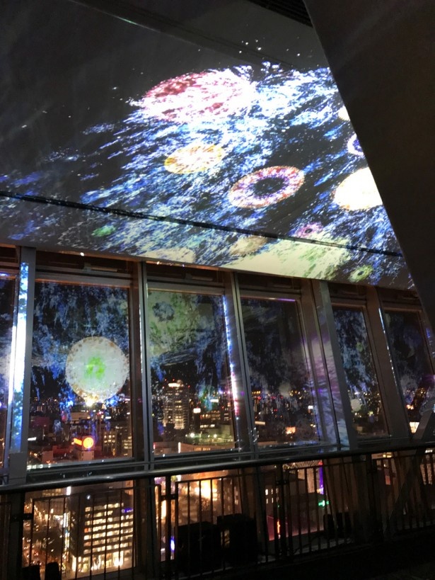 「星空の都市」場面