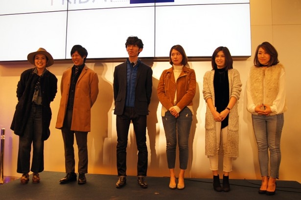 【写真を見る】毎週金曜日にデニムを取り入れたカジュアルな服で出勤しようというプロジェクト「デニムフライデー」