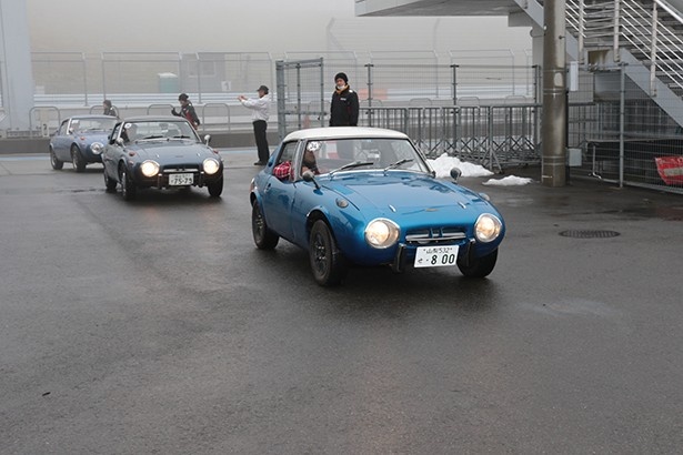 旧車によるオーナーズパレードも行われた
