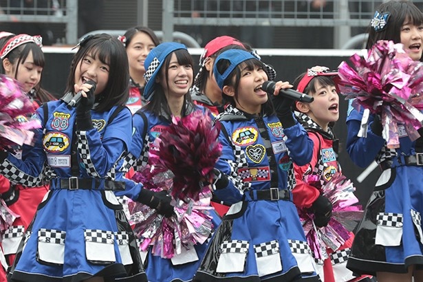 ウェルカムセレモニーでは、AKB48 Team8によるパフォーマンスも！