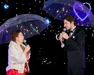 吉田沙保里さんがイルミ点灯！“仮想アモーレ”とデート