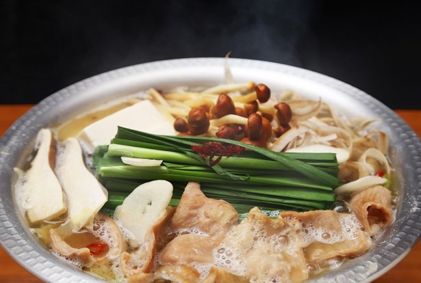 【写真を見る】「かつべ牛のもつ鍋」1人前1860円