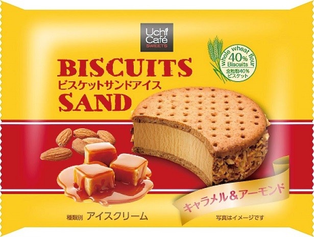 【写真を見る】11月22日(火)に「ビスケットサンドアイス キャラメル＆アーモンド」(230円)など、オリジナルアイスクリーム4品を発売したローソン