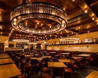「銀座ライオン」限定価格のシャンパーニュで乾杯！
