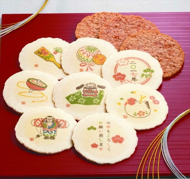「桂新堂」(グランスタ)のメッセージ入り「年賀えびせんべい」(11袋入り1080円)