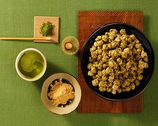 人気ポップコーンから干支デザイン缶と抹茶黒蜜きなこ味が登場
