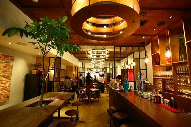 【写真を見る】「メサデフェリース」の店内