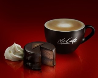 マックカフェ、冬の人気商品「ザッハトルテ」が復活！