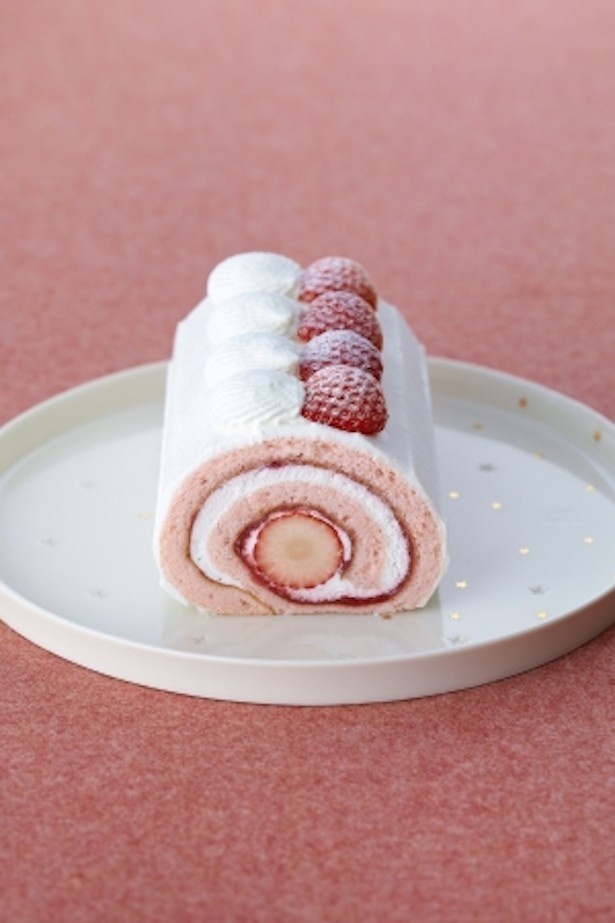 人気NO.1のロールケーキ「季節のロール ストロベリー」