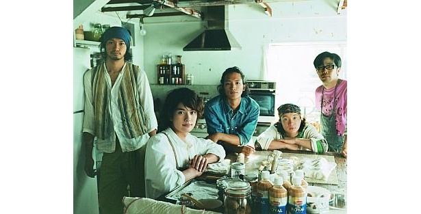 左から青木さん、岡田さん、渡部さん、濱田さん、鈴木さん