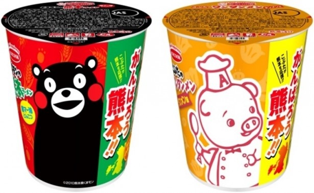【写真を見る】熊本を応援する「がんばろう熊本！くまモンの熊本ラーメン」(税抜180円)と「がんばろう熊本！こぶたのワンタンメン」(税抜180円)を12月12日(月)より販売する