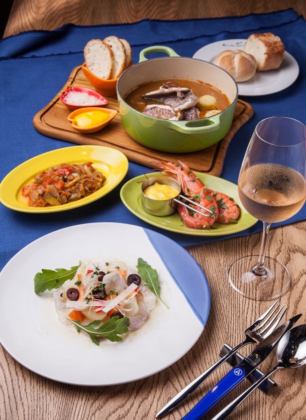 Marche aux Poissonsが提供する「クリスマスコース」(8000円、税別)は、「鮮魚のムニエル」や「マグレカナールとフォア グラ」など豪華なラインアップ！ ※写真はイメージ