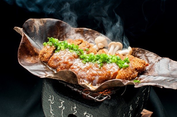 「朴葉味噌牛ロースカツ膳」