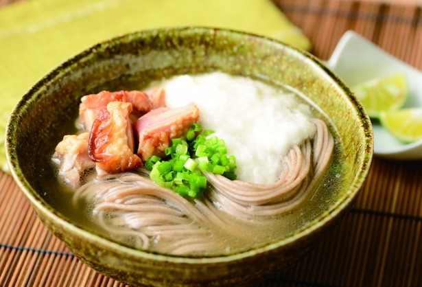 【写真を見る】グルメ缶詰をトッピングするだけで、一味違った年越しそばに！