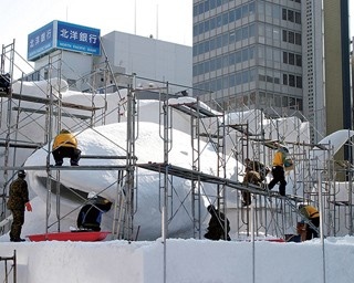 さっぽろ雪まつりの大雪像、こんな風に出来てるんです！