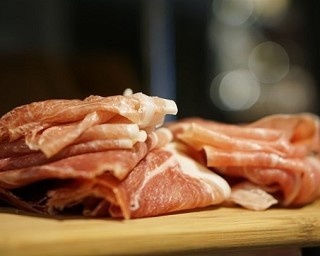 1000円で肉食べ放題！新宿・李苑の“肉祭り”