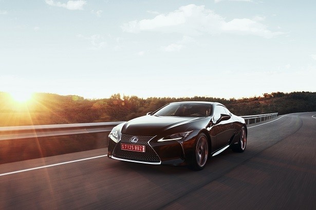 【写真を見る】レクサスの新型「LC500」