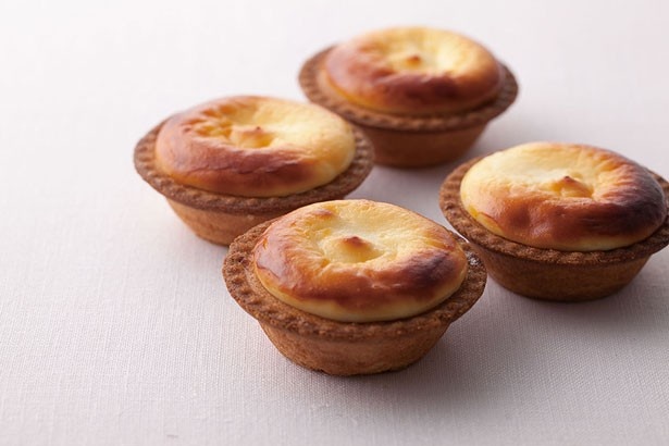 行列がもはや名物に！焼きたてチーズタルト（BAKE CHEESE TART/一個￥216）