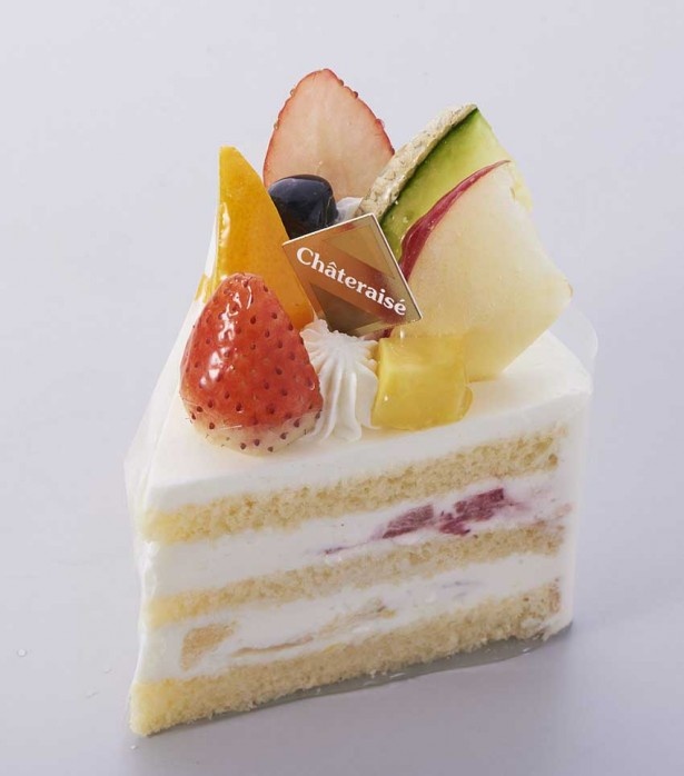 フルーツと生クリームの絶妙な味わいが楽しめる「成人の日 フルーツトルテ」(432円)